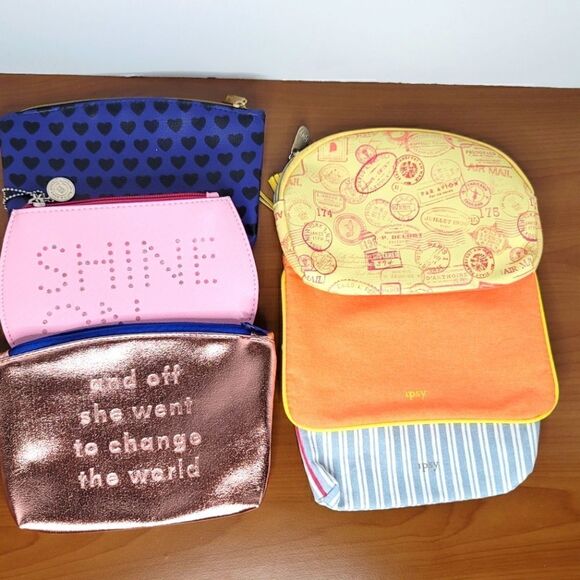 Cosmetic Bag bundle    - Picture 1 of 4